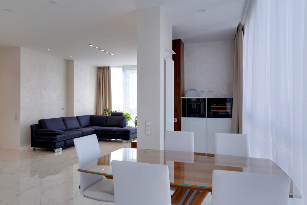 Интерьер с панорамными окнами