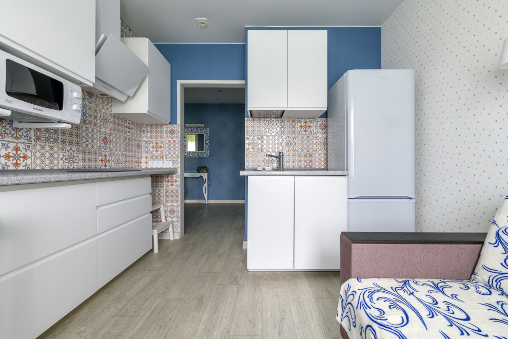 Раковина и холодильник