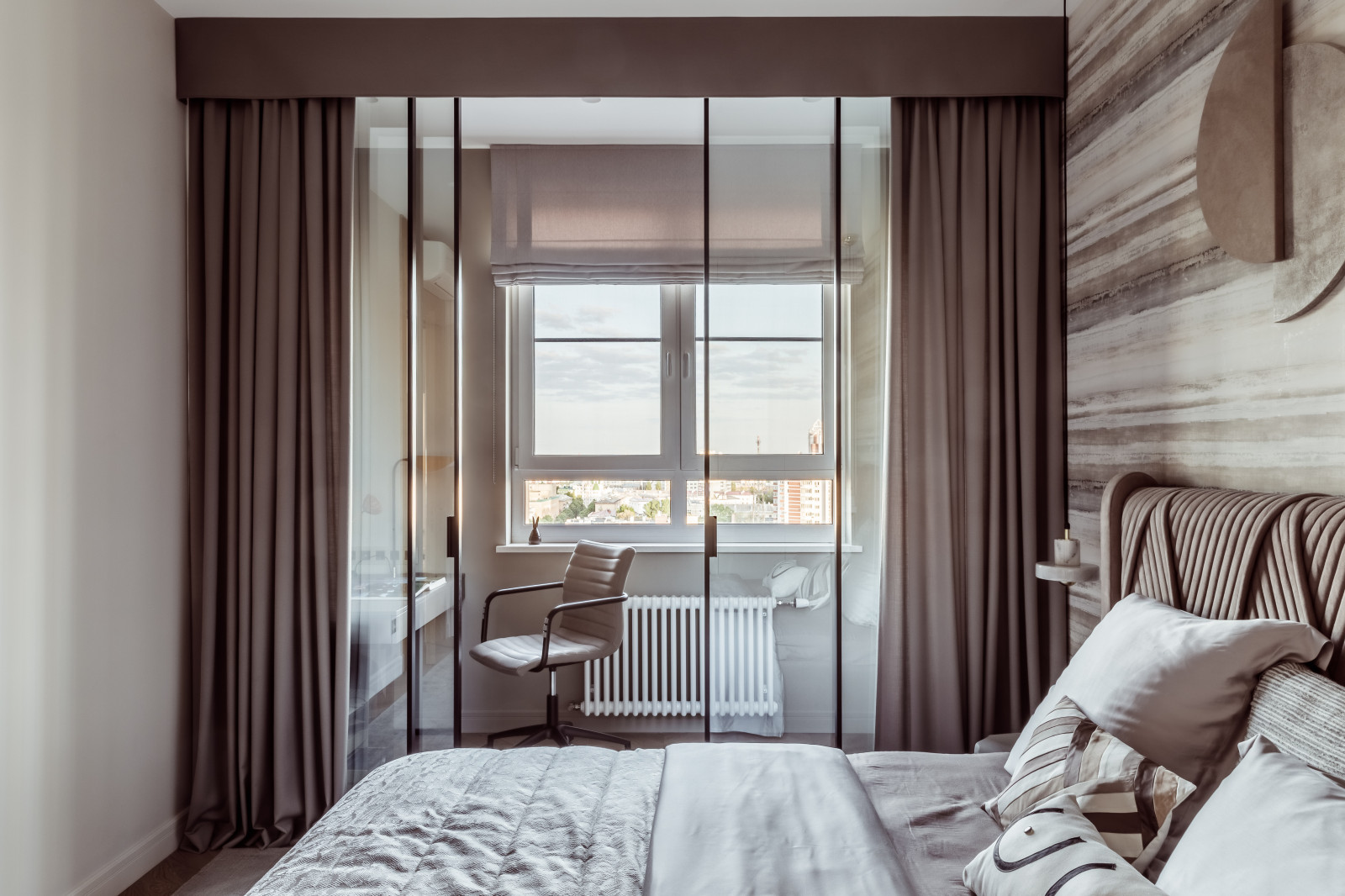 Дом с синими человечками