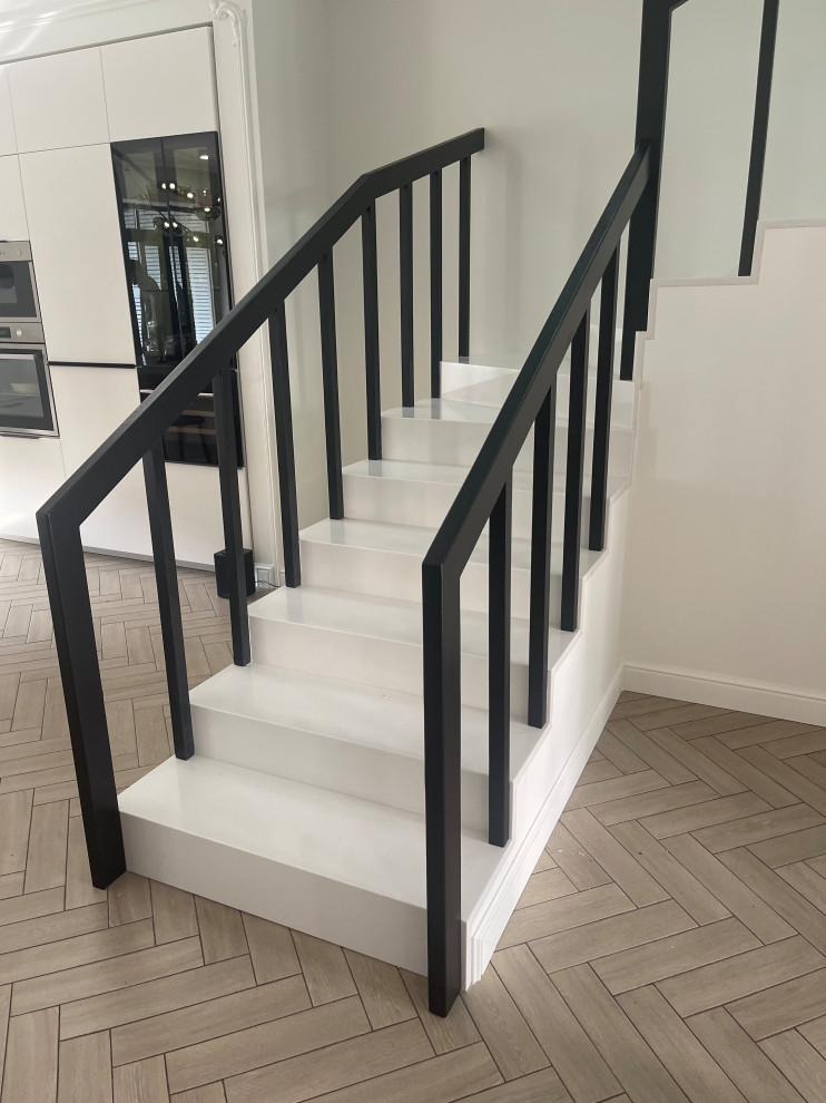 Стильная Лестница с квадратными балясинами