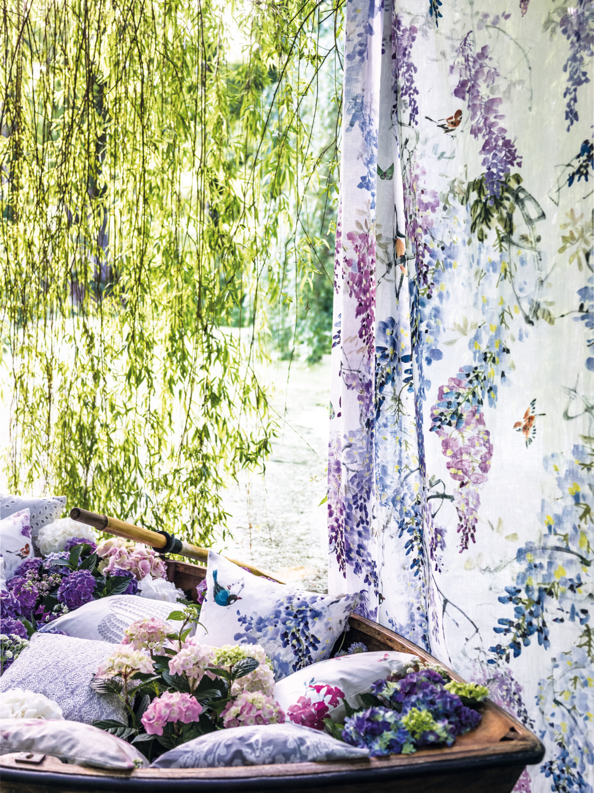 Ткани и обои Waterperry от Sanderson