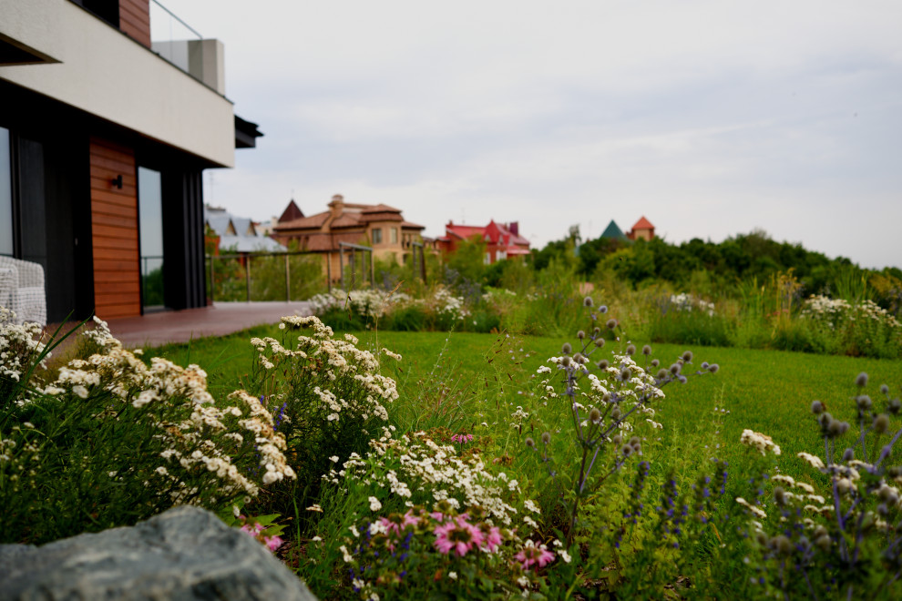 Сад с видом на Волгу