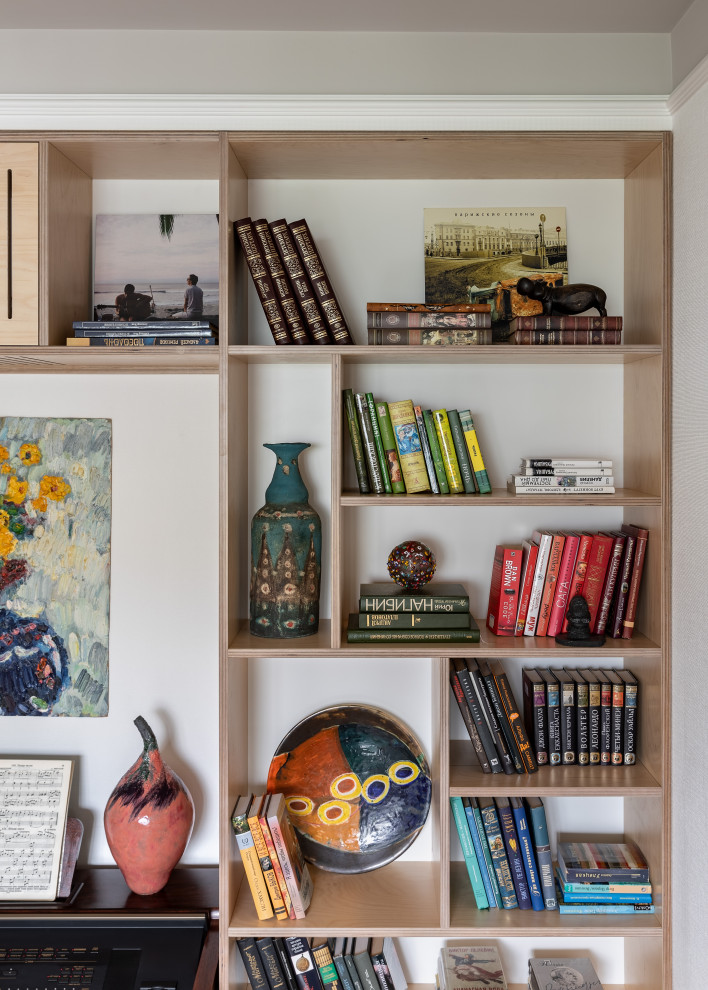 Квартира с библиотекой и коллекцией искусства