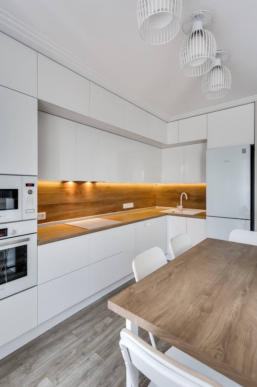 Проект с идеальным сочетанием белого и дерева