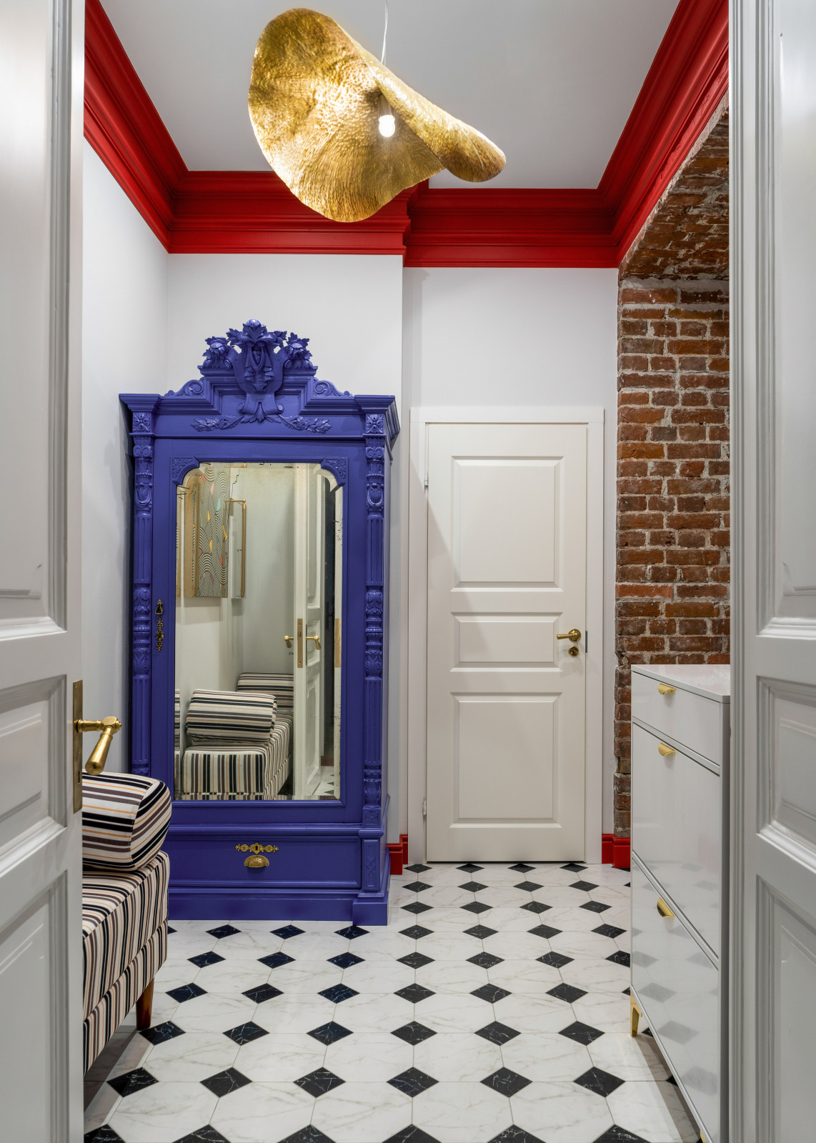 Обложка проекта: Яркая квартира на Невском