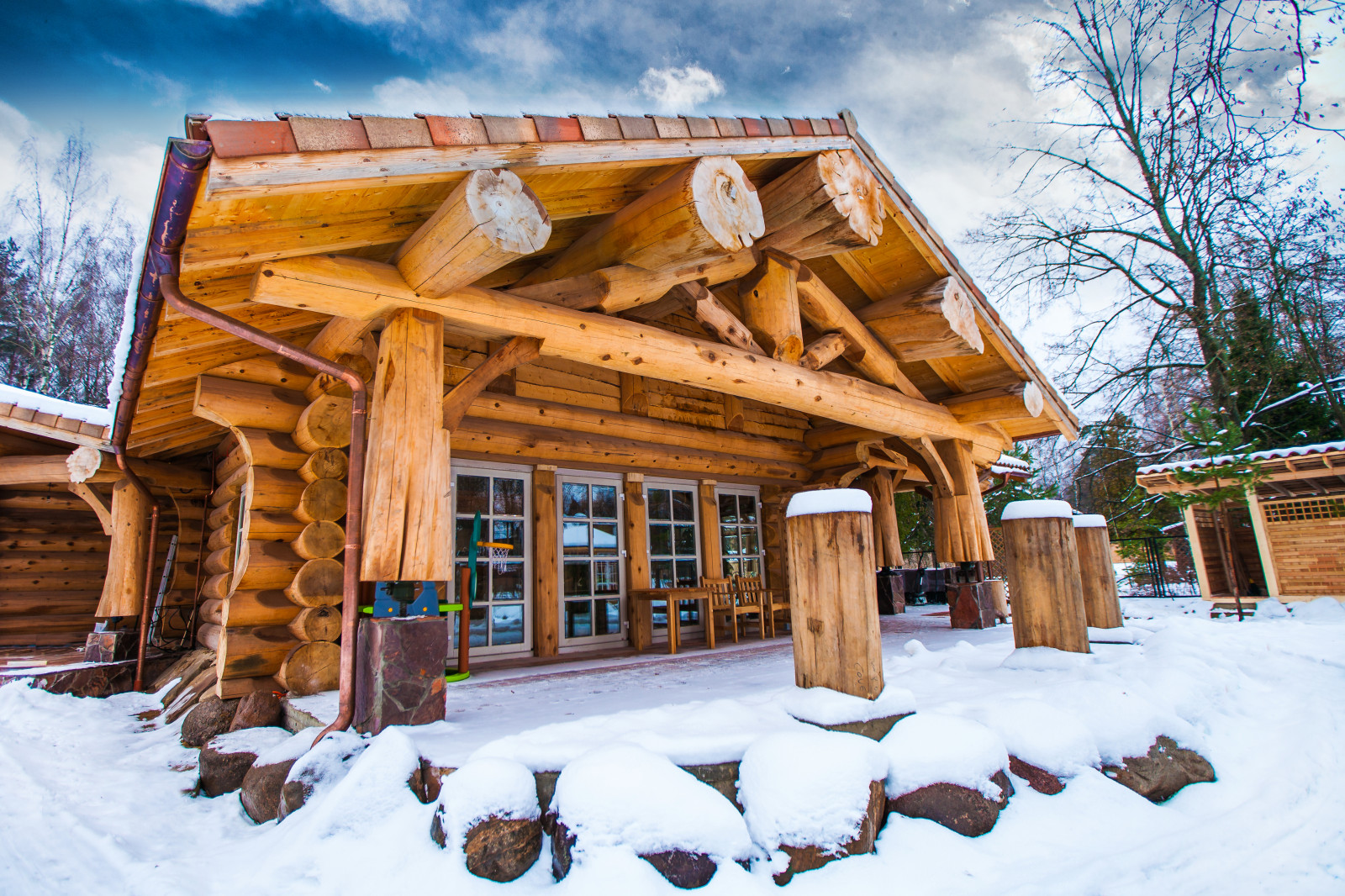 Элитный деревянный дом из красного канадского кедра "Москва"