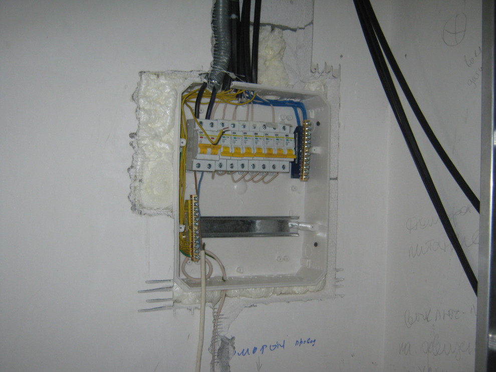 Коттедж. Электромонтажные работы