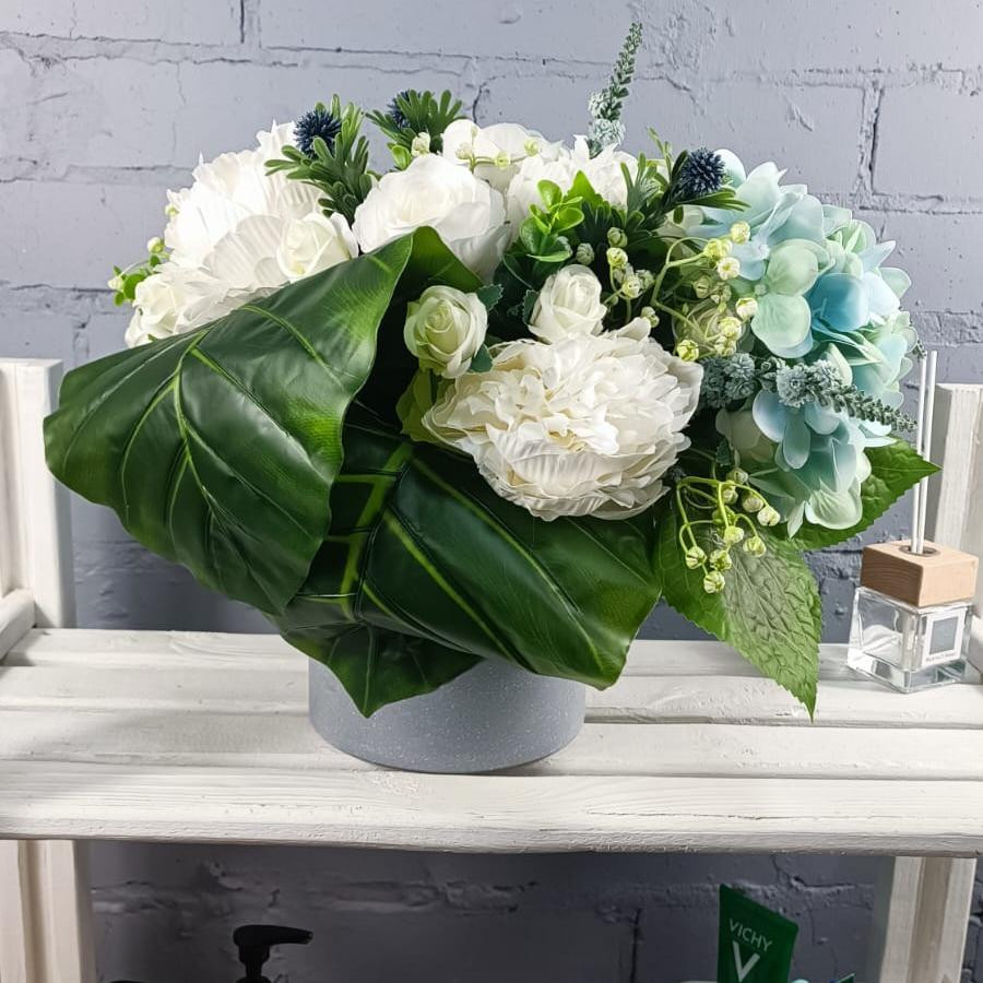 Интерьерные букеты из искусственных цветов