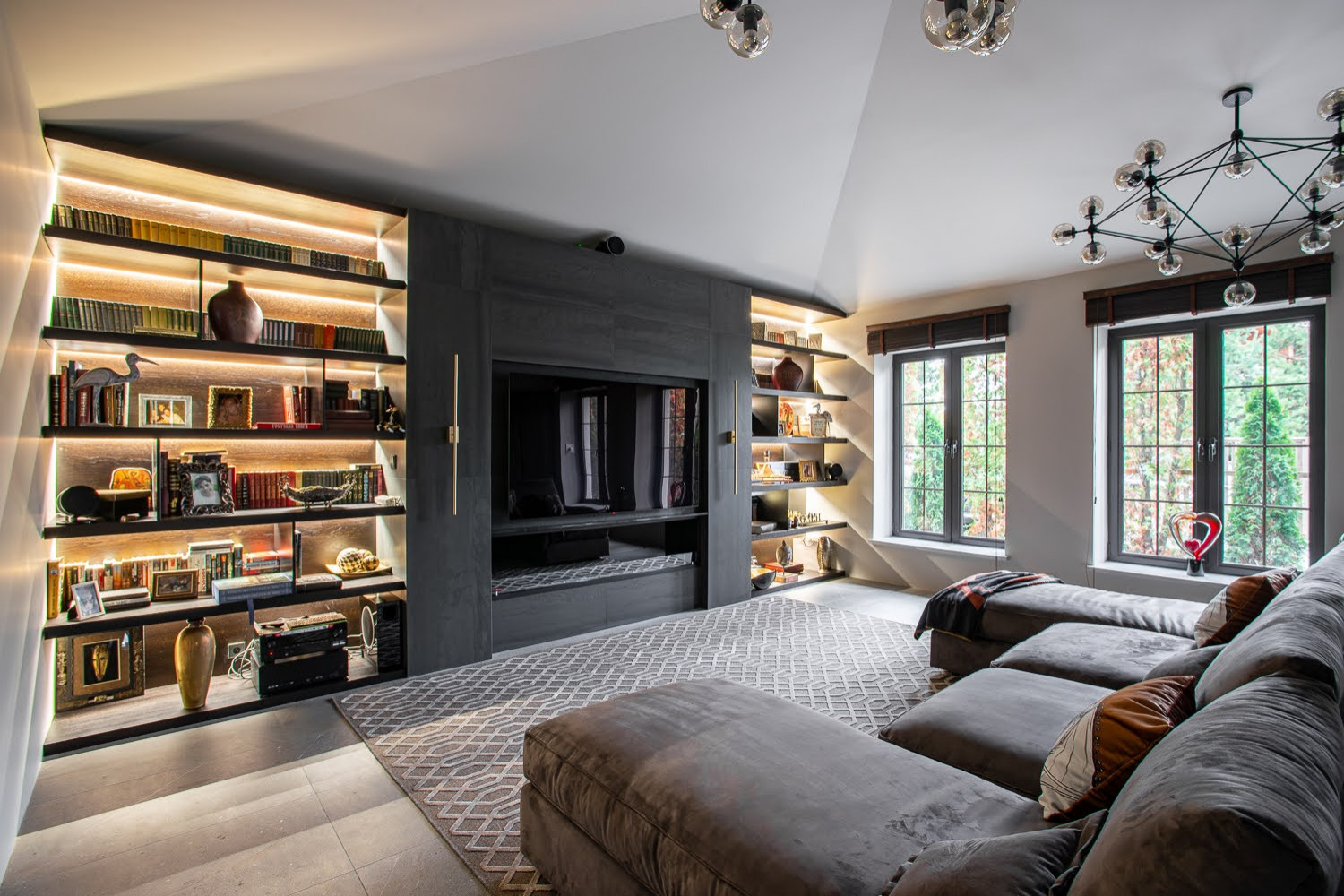 Обложка проекта: Современная гостиная в загородном доме