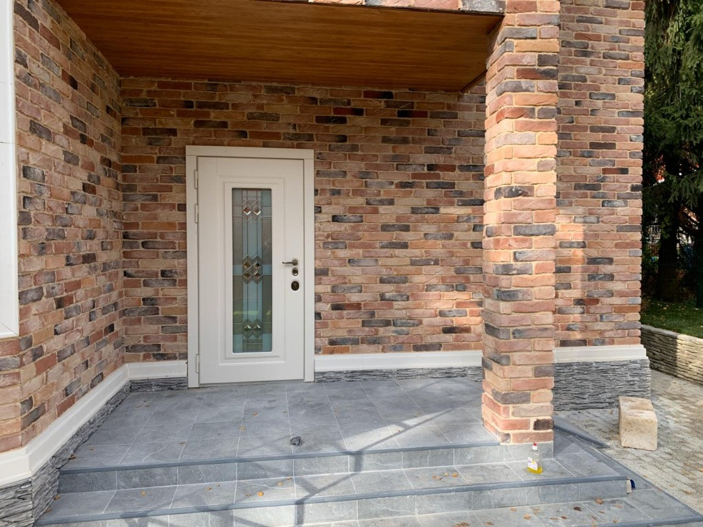 Входные маталлические двери