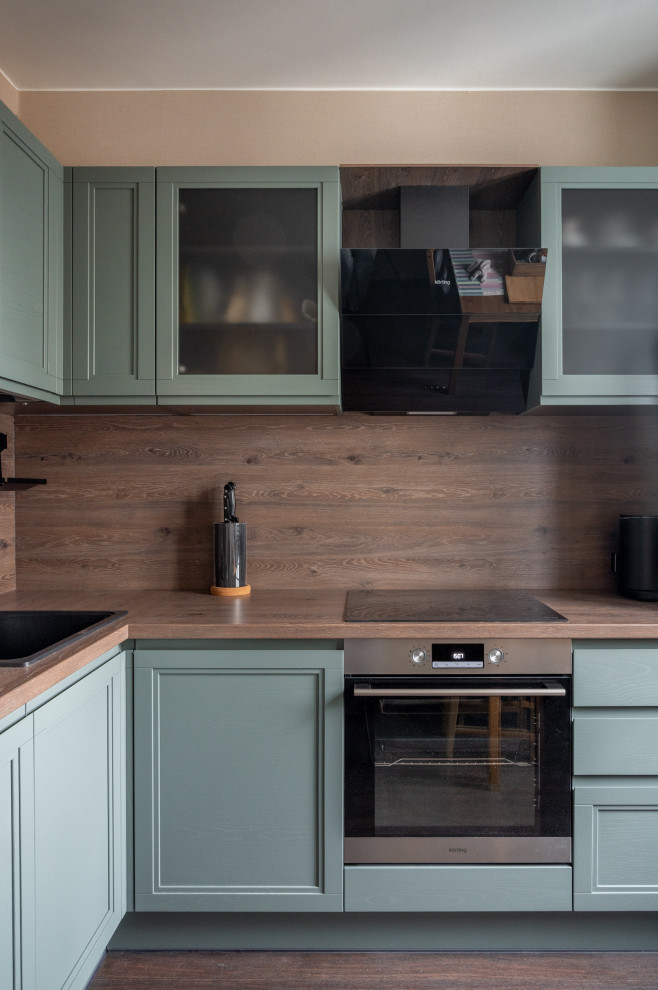 Кухня из массива с интегрированной ручкой