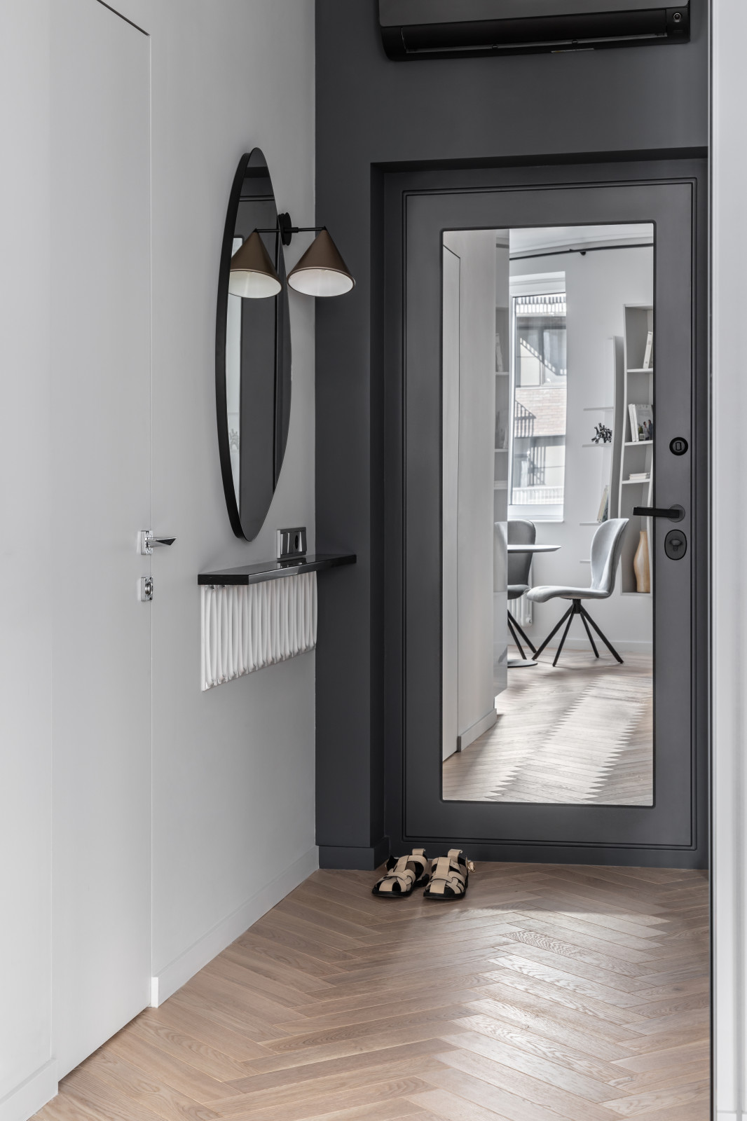 Интерьер для себя: однокомнатная квартира со спальней и мини-гостиной