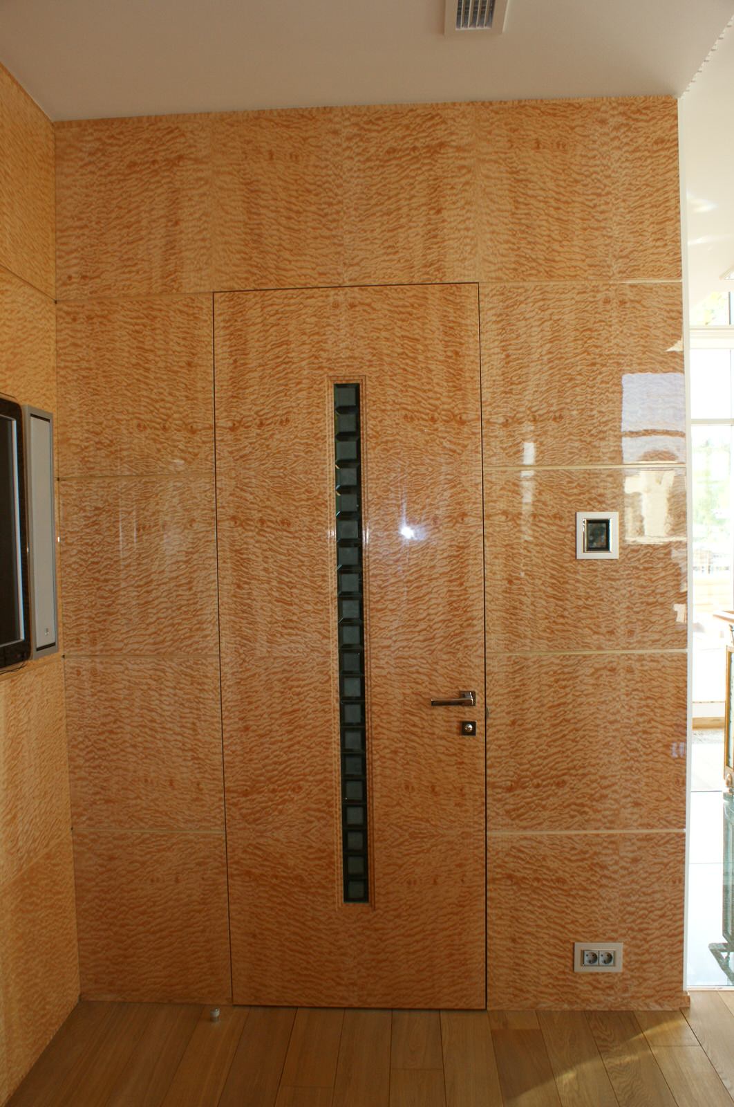 Резиденция в Стольном ДВЕРИ