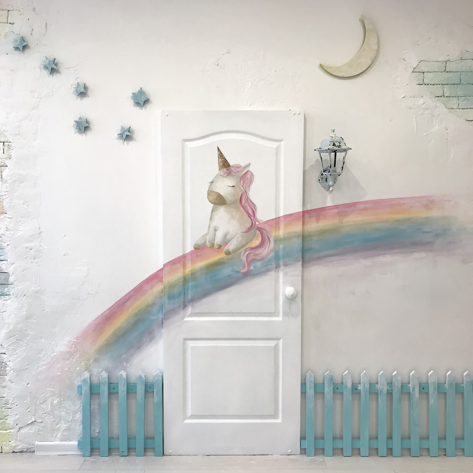 Обложка проекта: Единорог на радуге