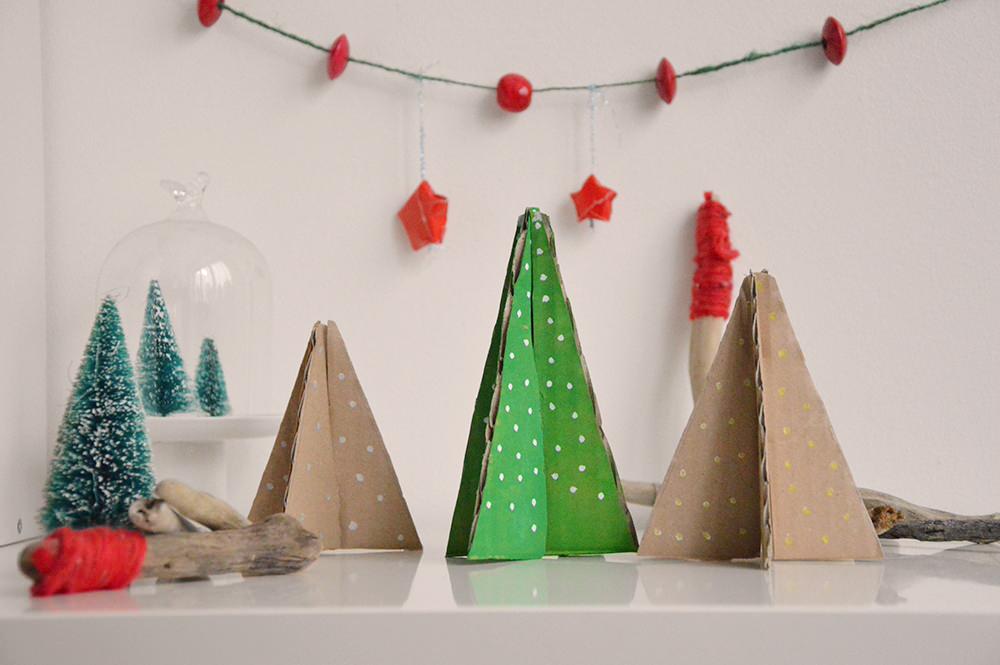 Фотоохота: Ёлки из бумаги, которые можно сделать за час