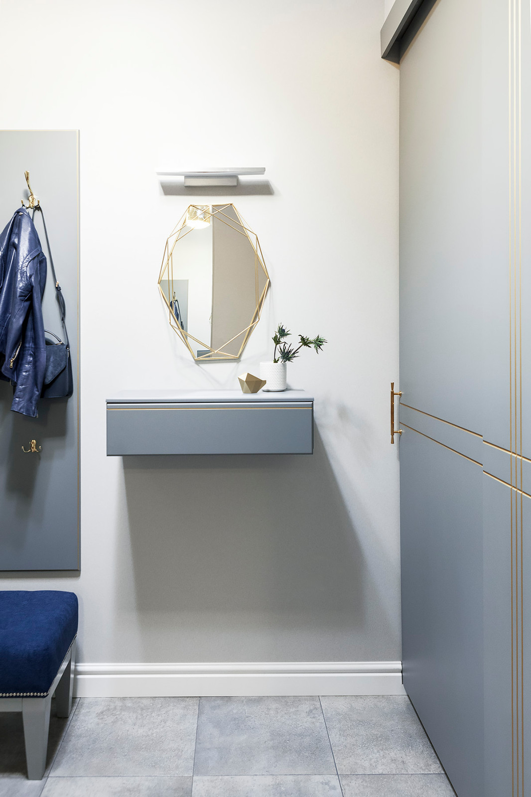 Современная квартира. Прихожая