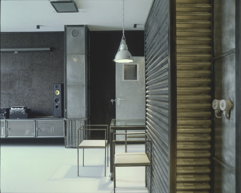 Moscow Metal Apartment