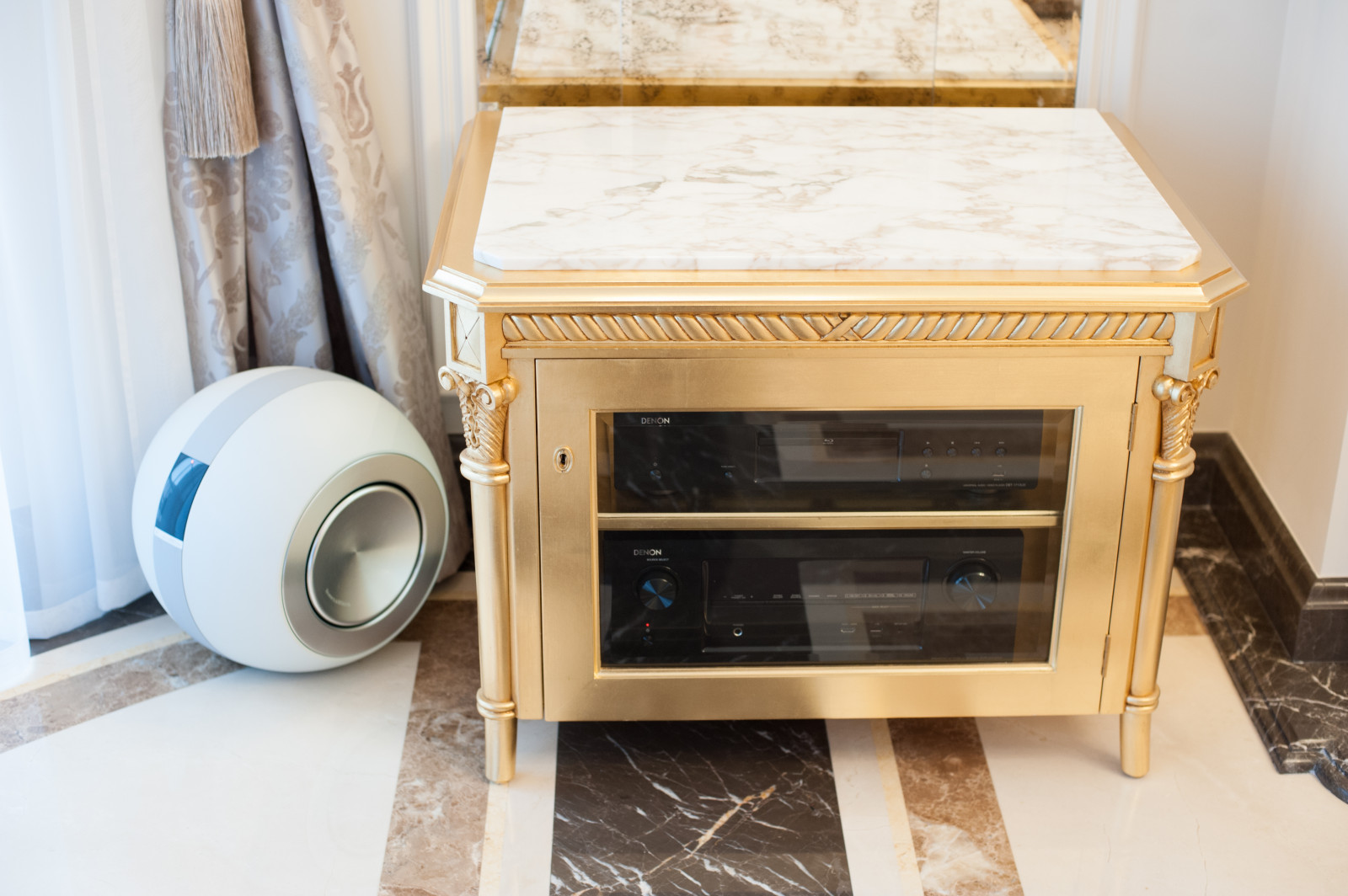 Сабвуфер, AV-ресивер, Blu-Ray проигрыватель