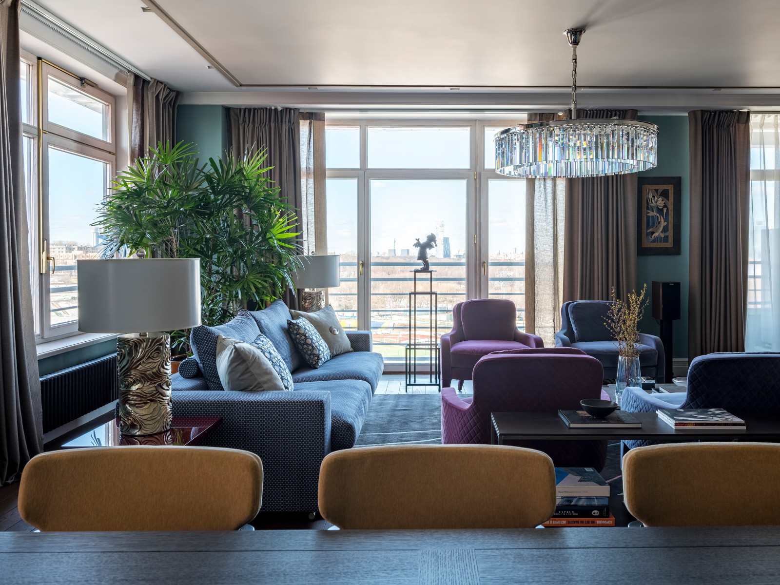 Interior with a view Интерьер с видом на МГУ