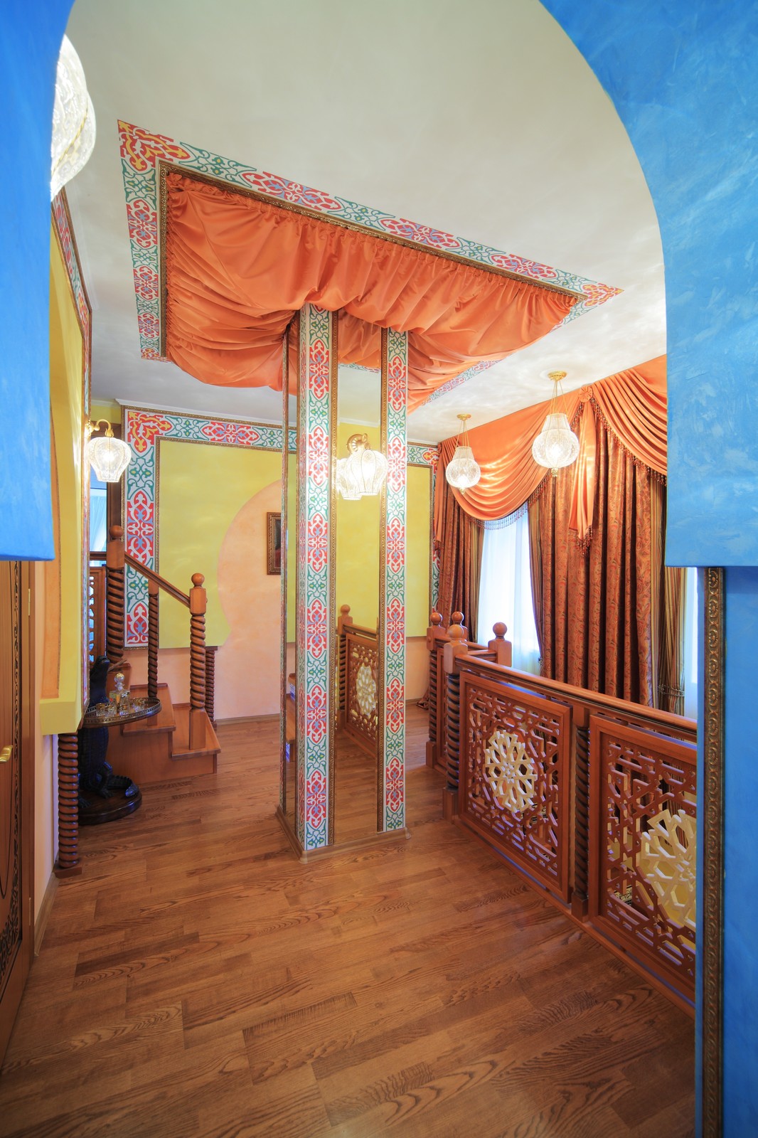 Интерьер коттеджа в яркий тонах(продолжение)