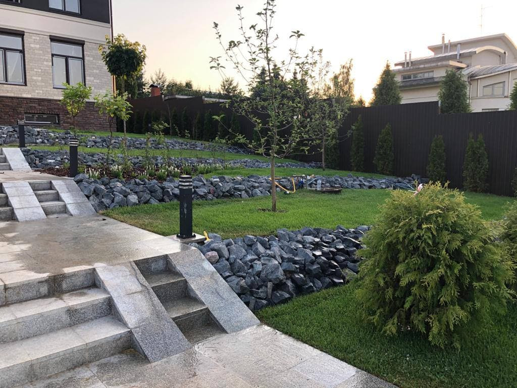 благоустройство и озеленение участка