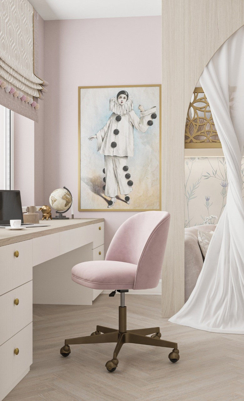 Gentle girl's bedroom