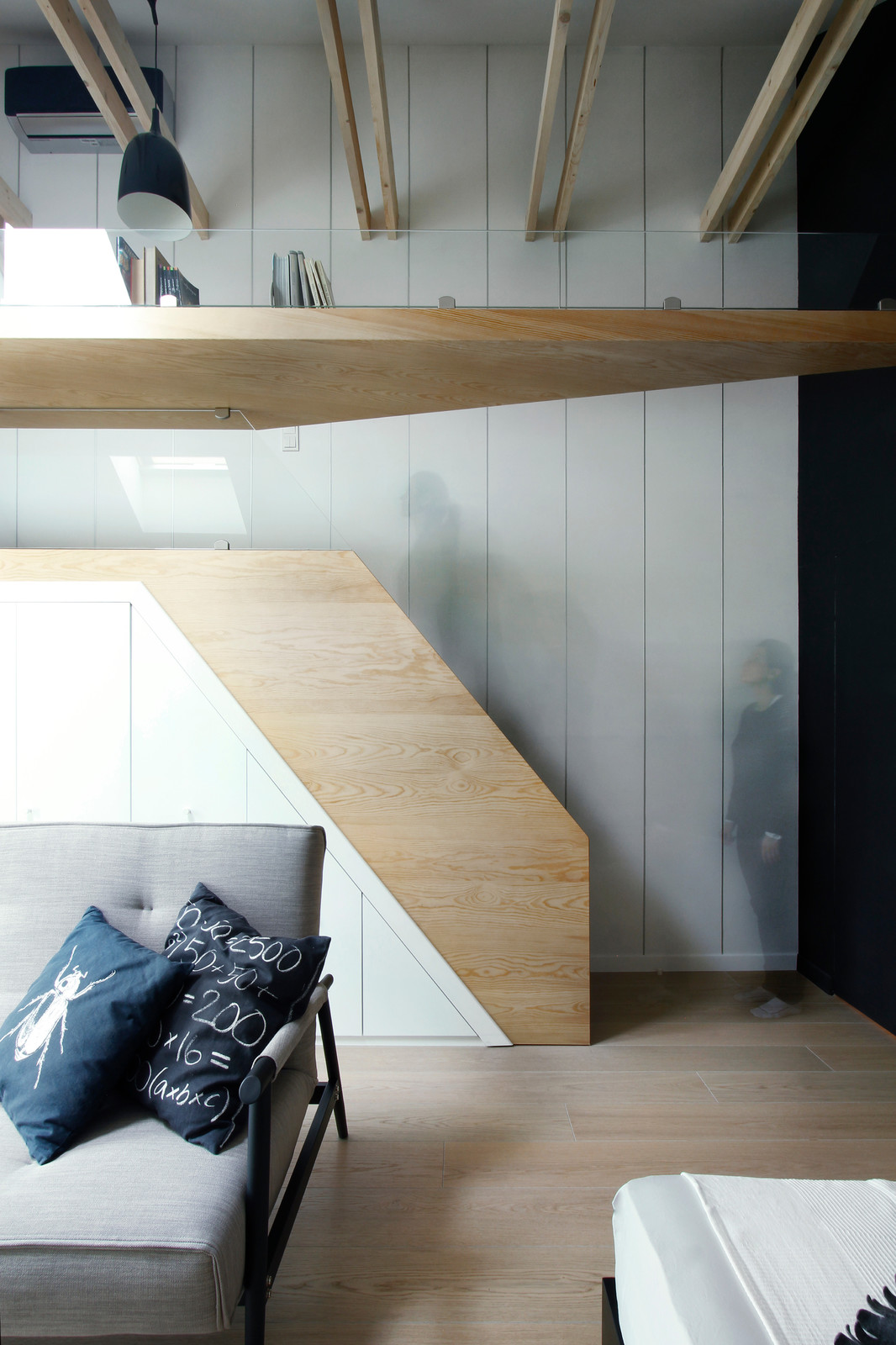 Проект недели: Спальня с кабинетом в мансарде