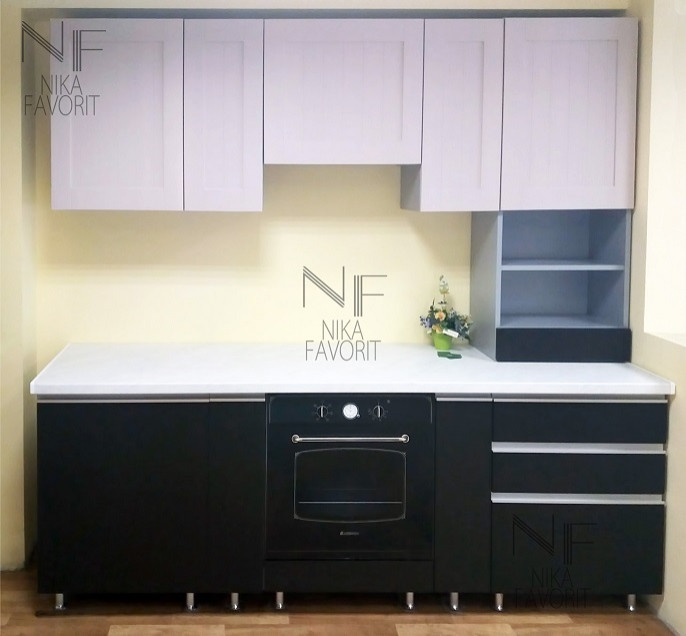 MODERN KITCHEN WITH VENEERED FRONTS