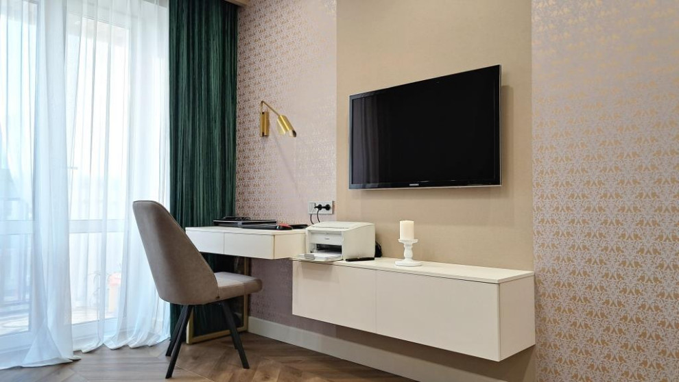 Современная классика в эмали и золоте