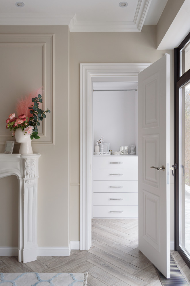 Моменты в тени и свете: Истории за каждой дверью