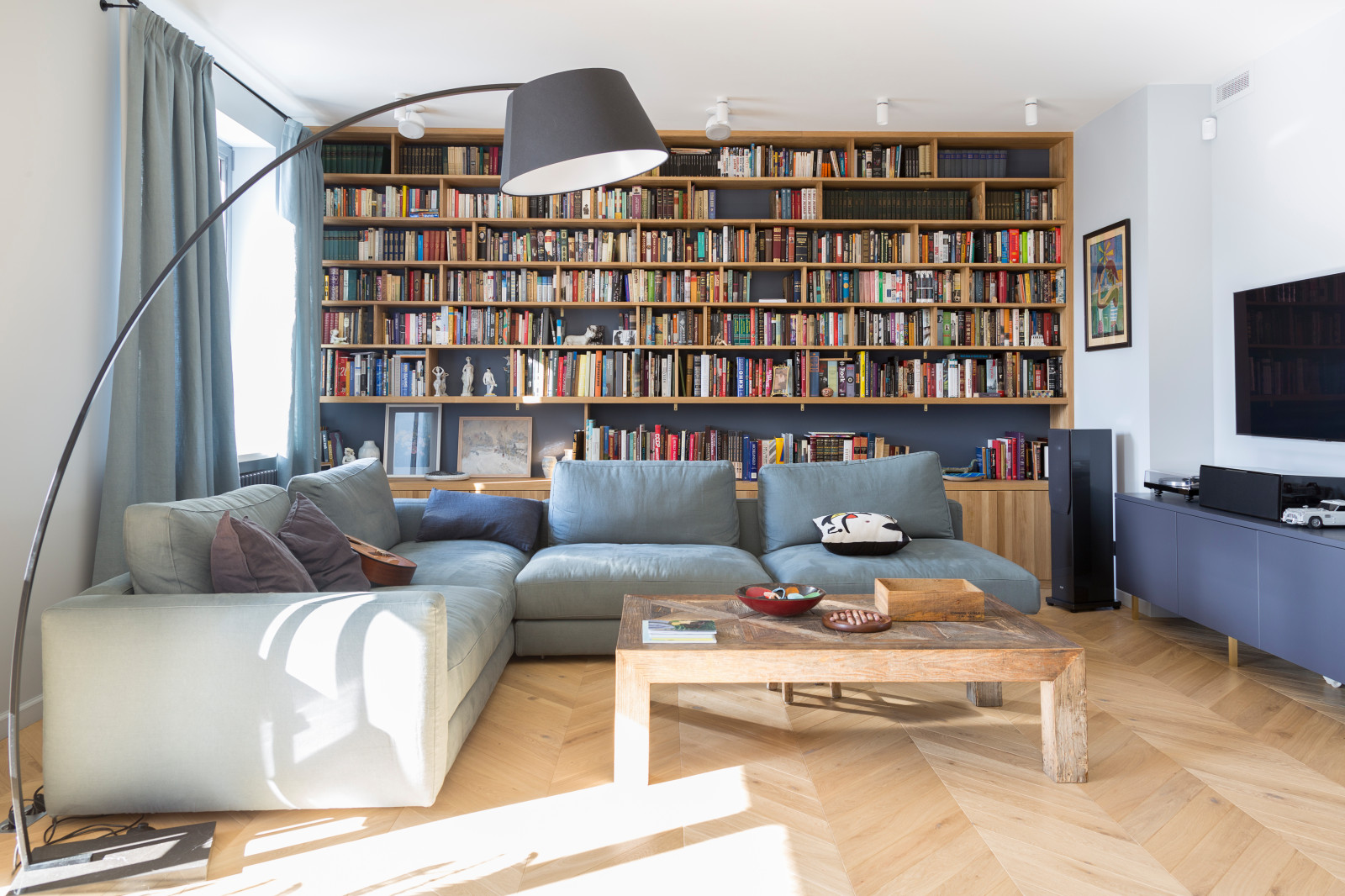 Фоновое изображение профиля Maplebox