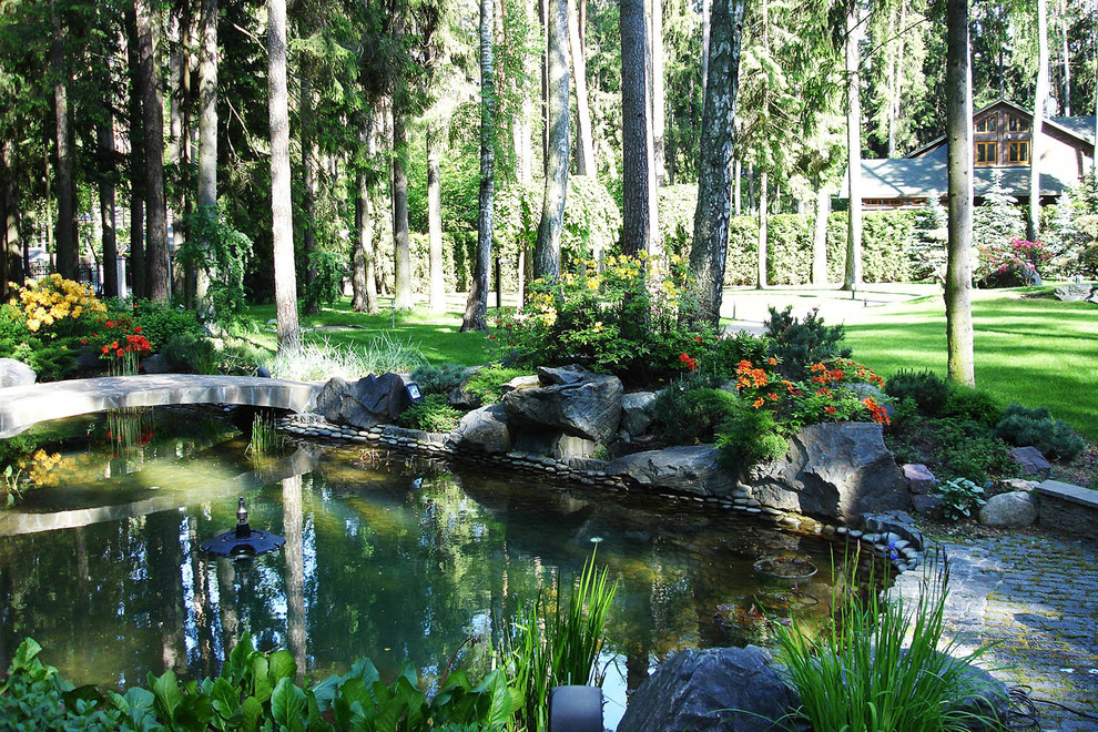 Сад с водоемом в КП " Сосновый Бор"