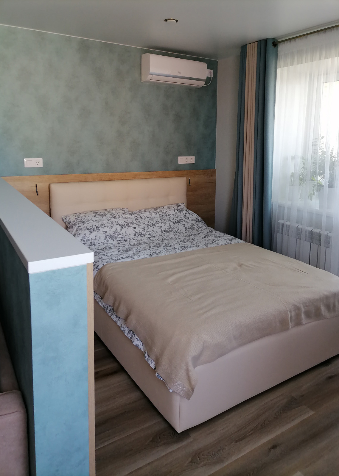 Двухкомнатная квартира с зонированием гостиной