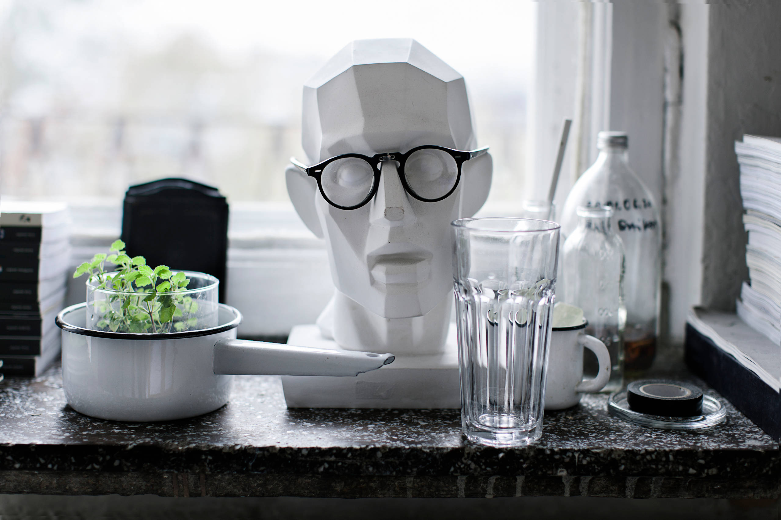 В гостях: Дворцовый шик и советское прошлое съемной квартиры на Курской