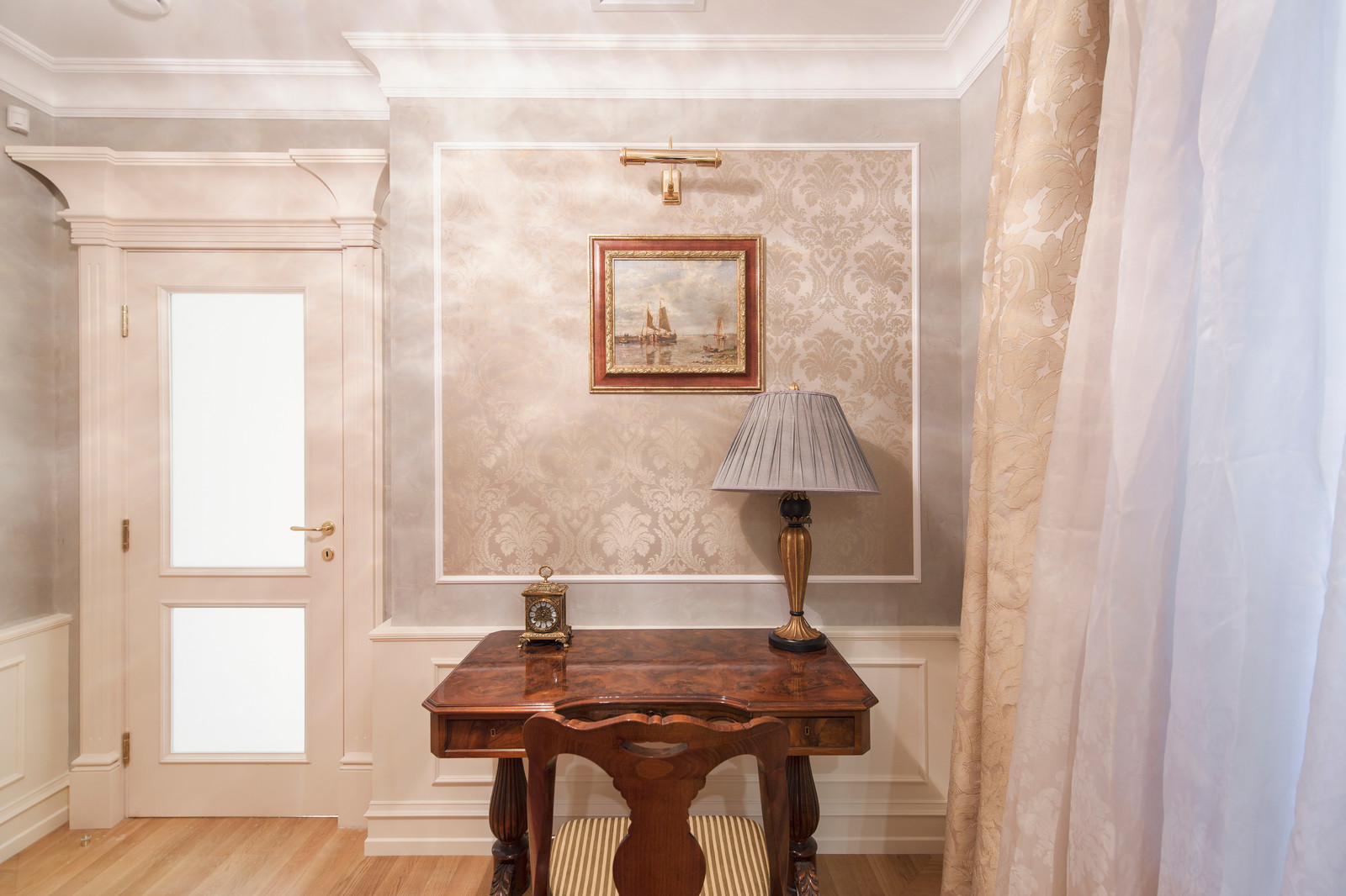 Письменный стол