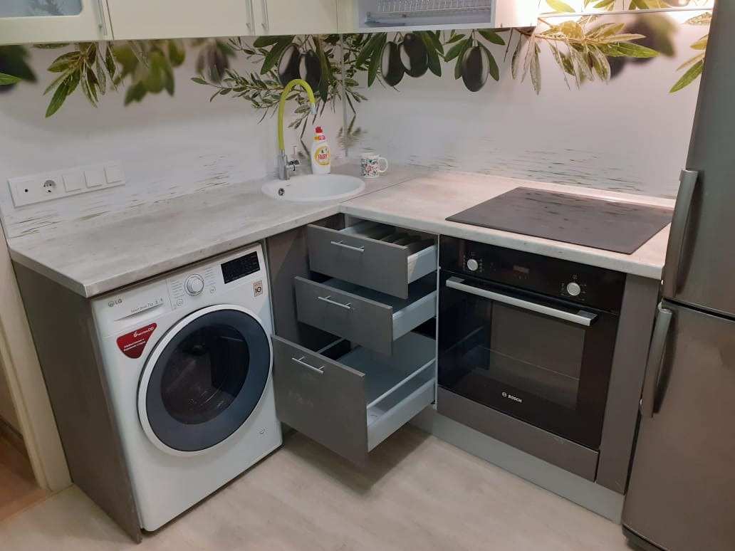 Обложка проекта: Маленькая, но функциональная кухня