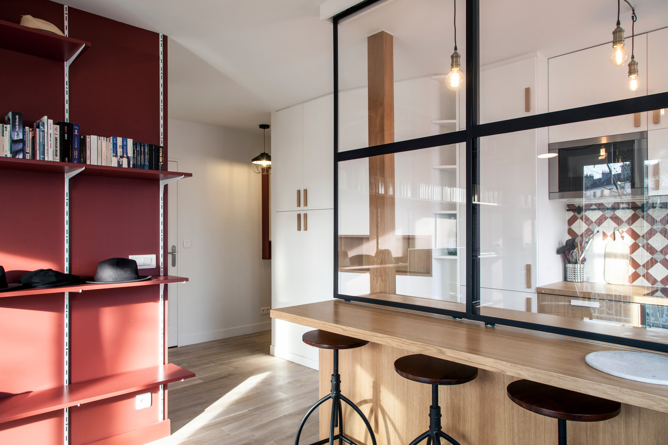 До и после: Микроапартаменты с причудливой стеной-столом