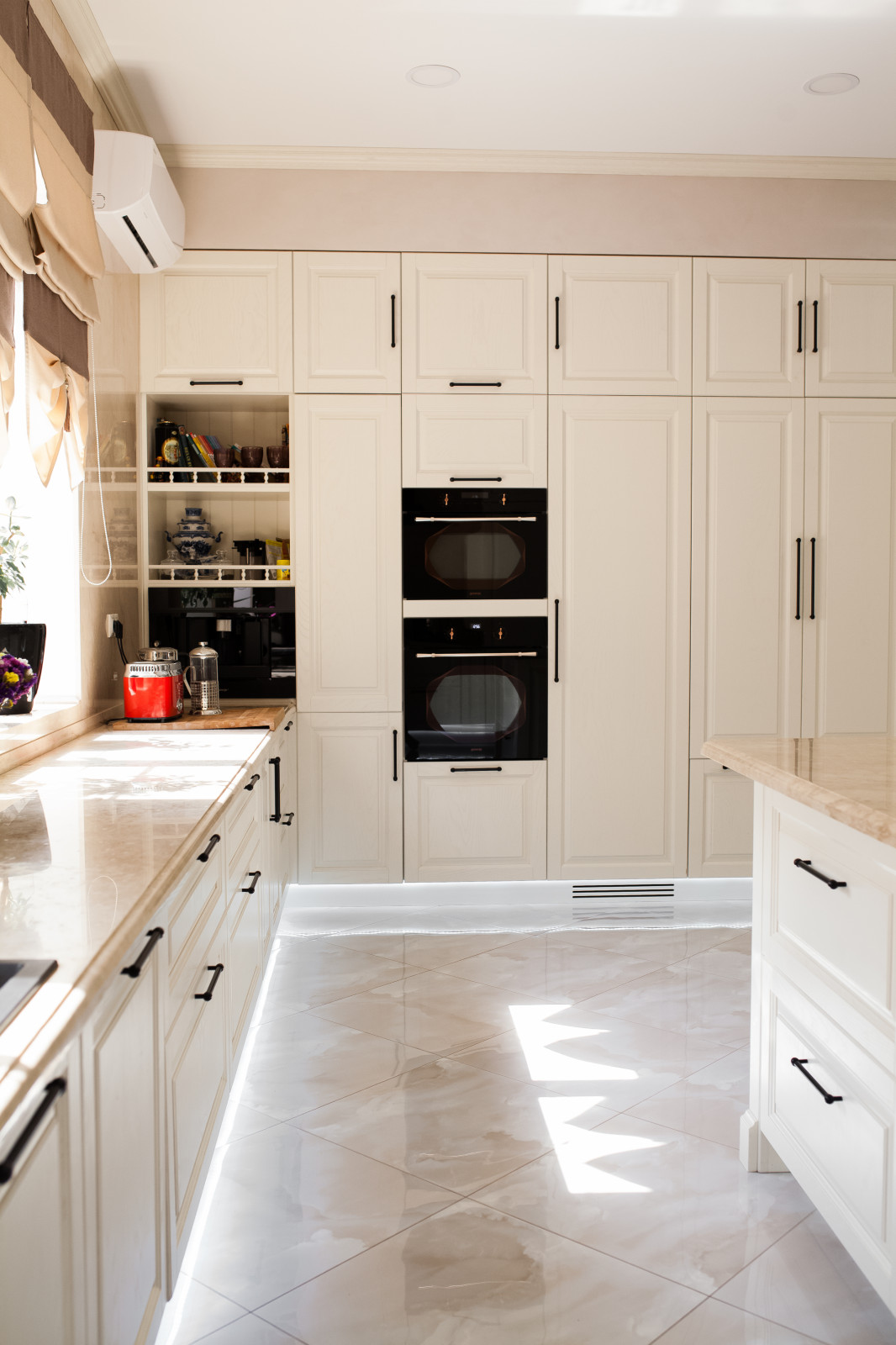 Кухня в светлых оттенках