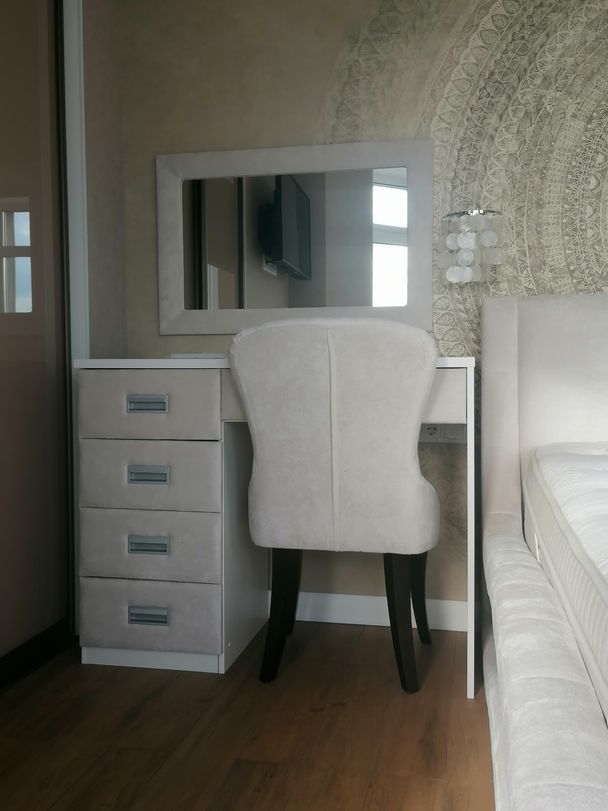 Обложка проекта: реализация спальной комнаты