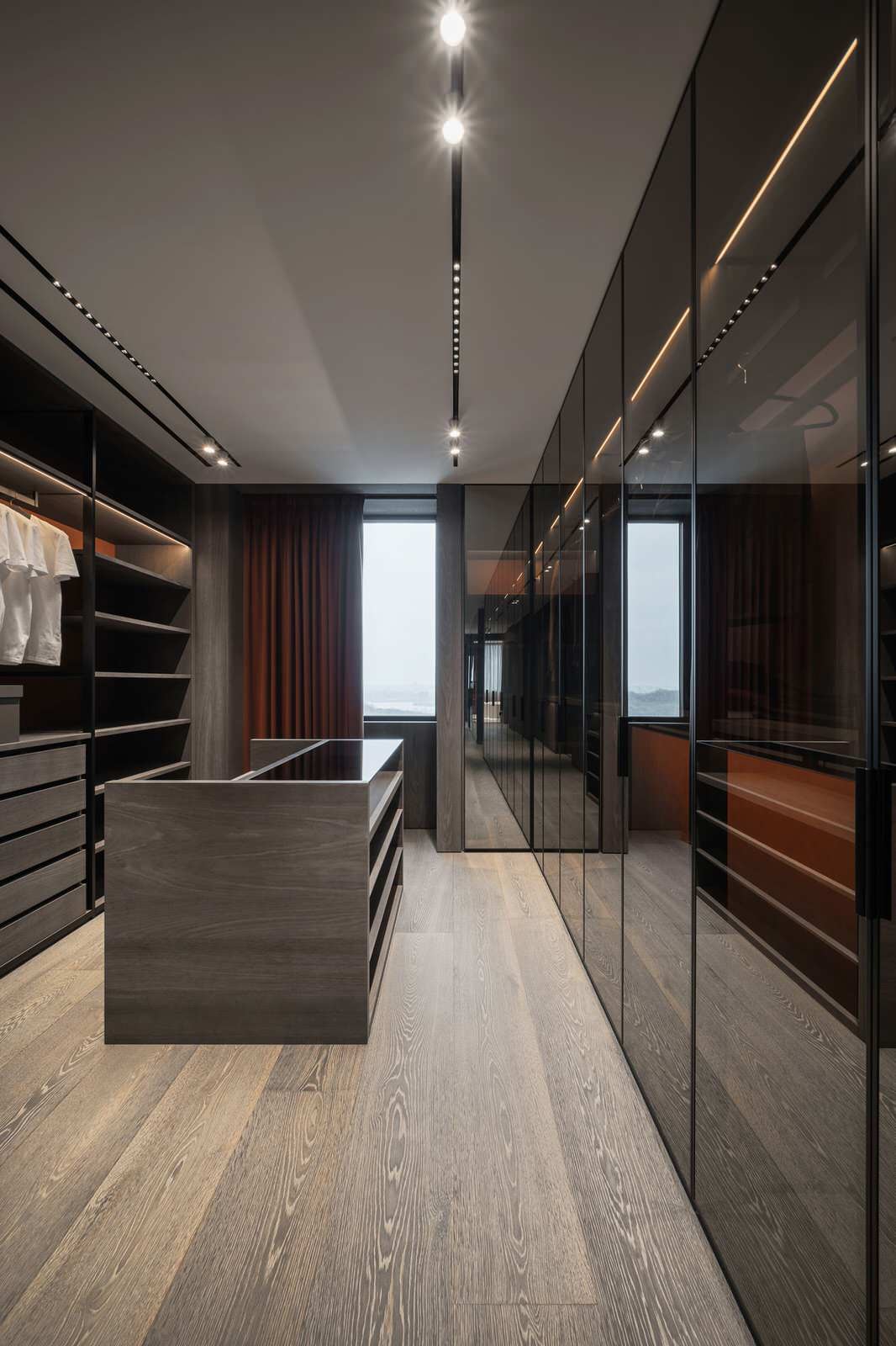 Triumph: eclectic style of stones & metals