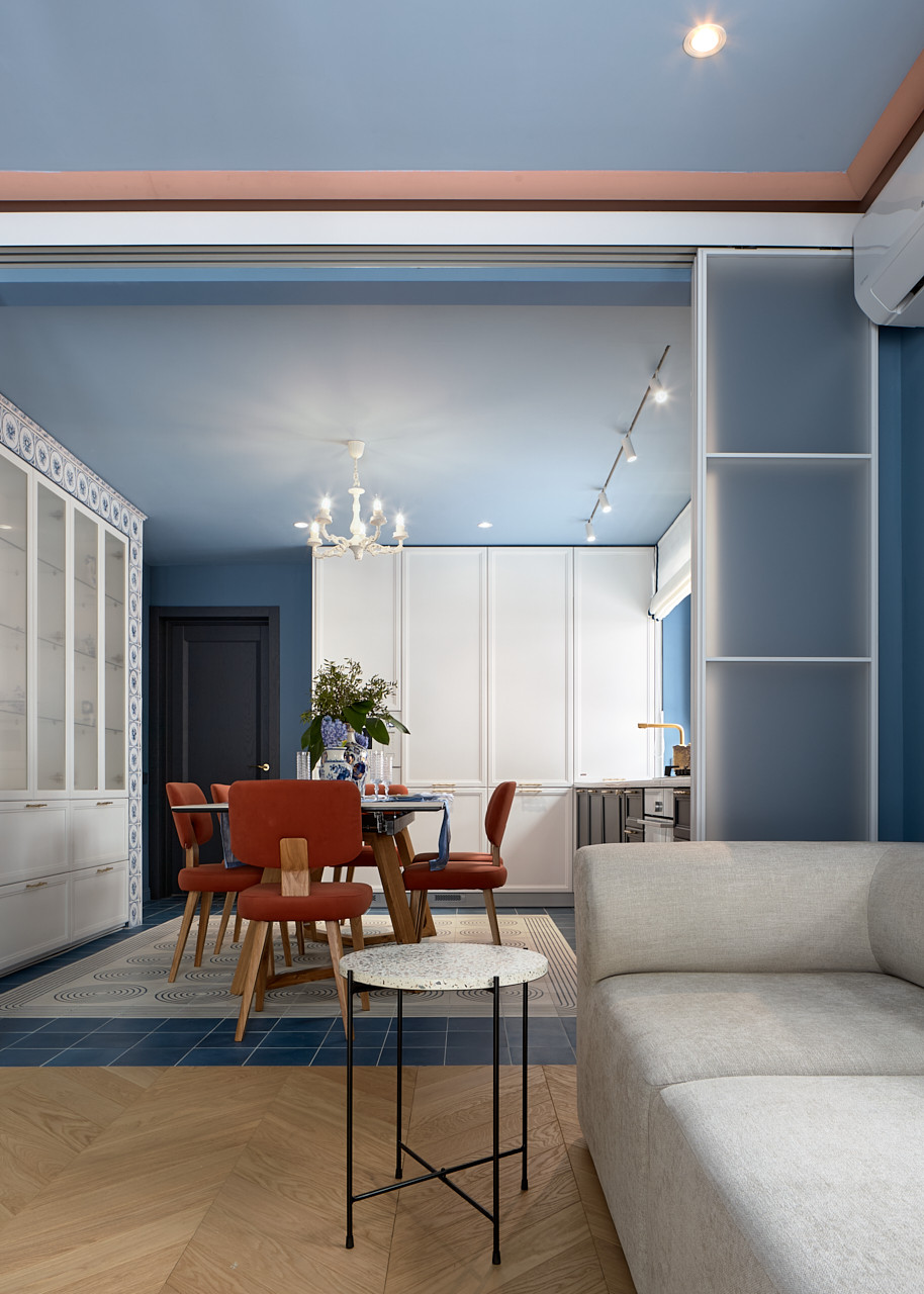 Гжель и маркетри, кухня-гостиная