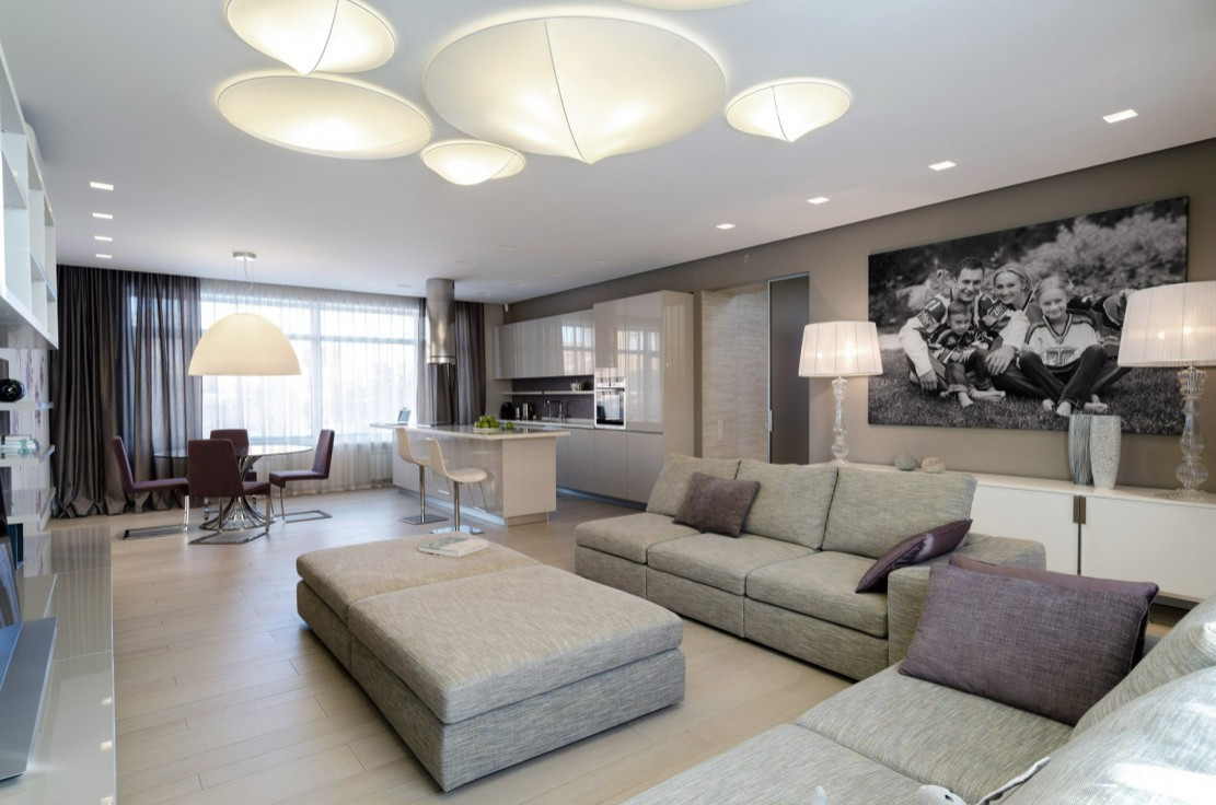 ВВЕРХ ПО ЛЕСТНИЦЕ