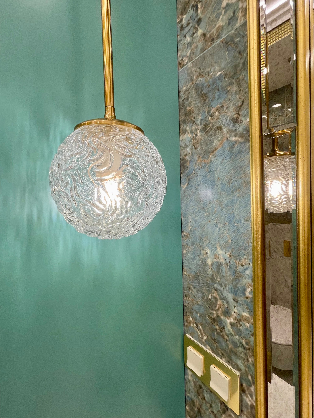 Проект в бирюзовых тонах