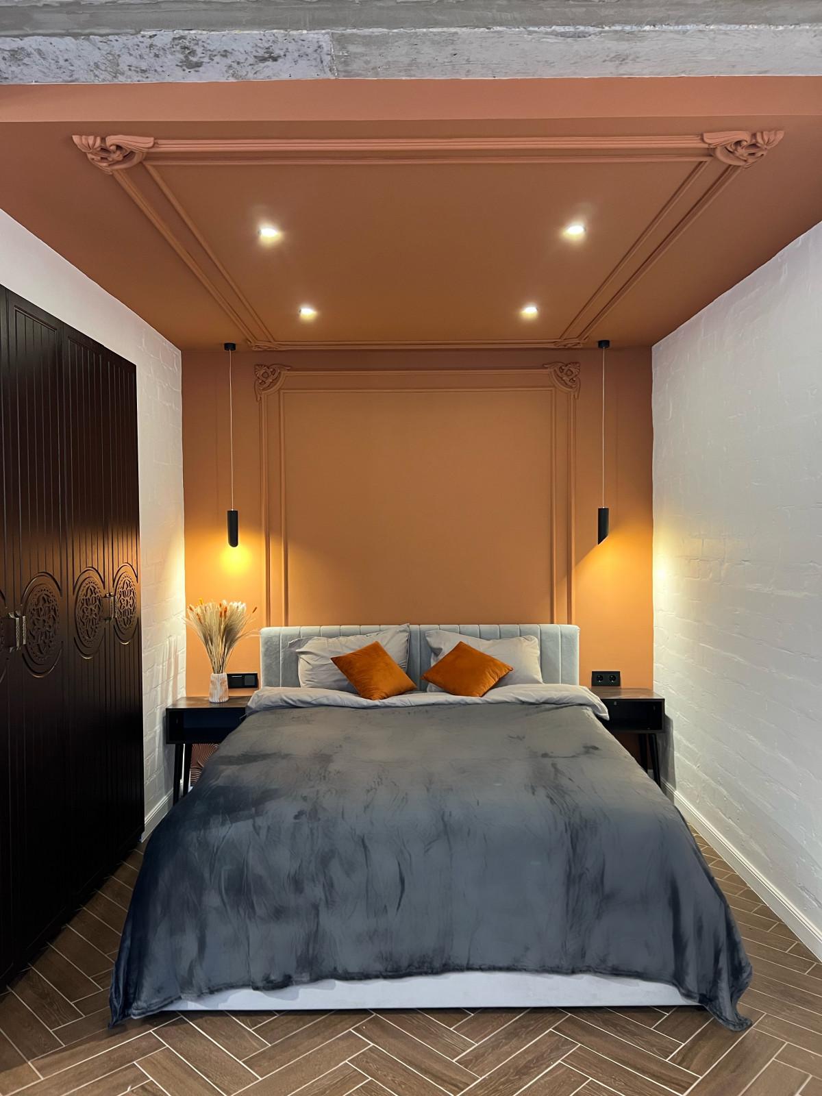 Обложка проекта: Студия с терракотовыми акцентами