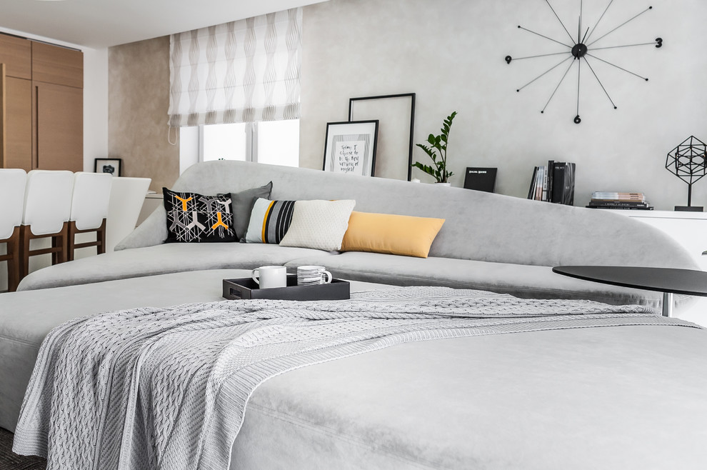 Светлый hi-tech