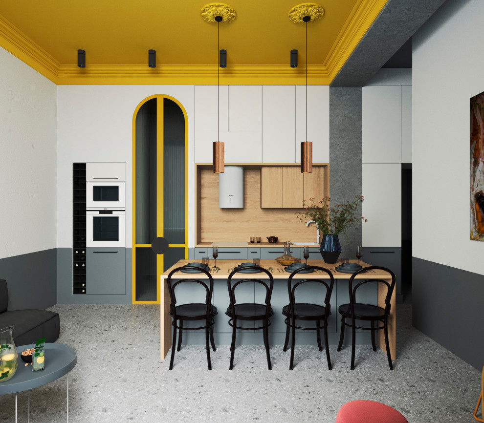 Сталинка с горчичным потолком