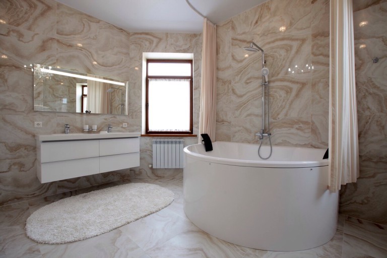 Интерьер с ванной Тренто