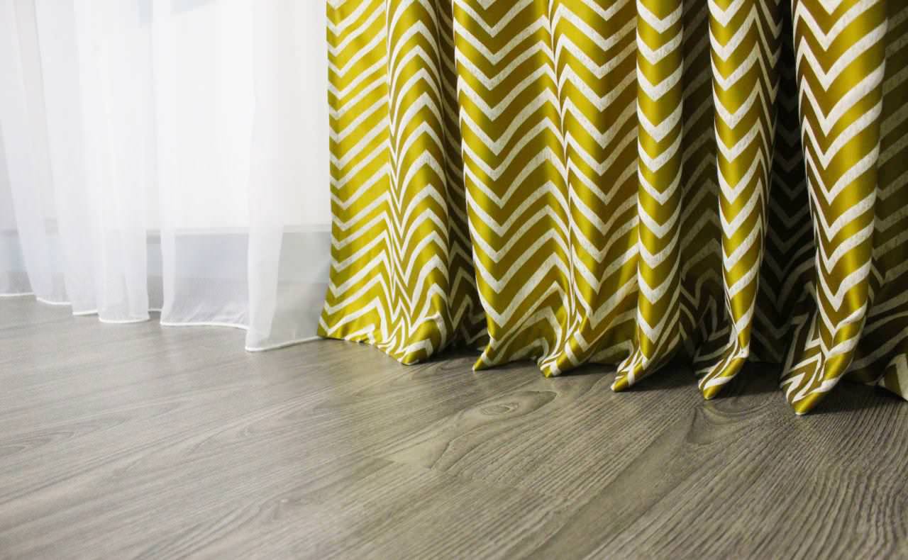 Обложка проекта: Золото в гостиной