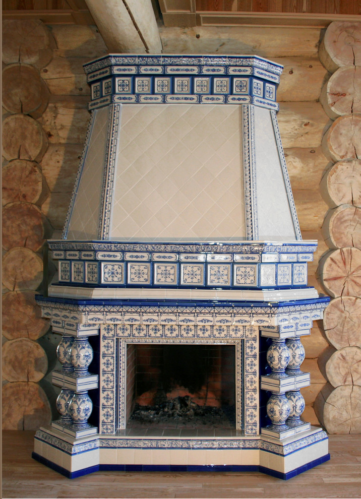 Авторский камин с облицовкой из фарфора с ручной росписью под ключ