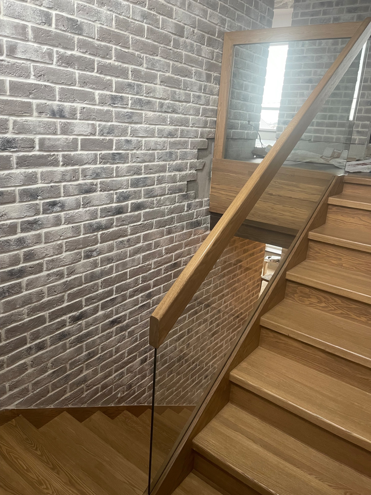 Лестница со стклом